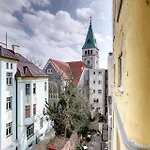 Star Stylish Apartment On The Famous Bratislava Pedestrian Zone